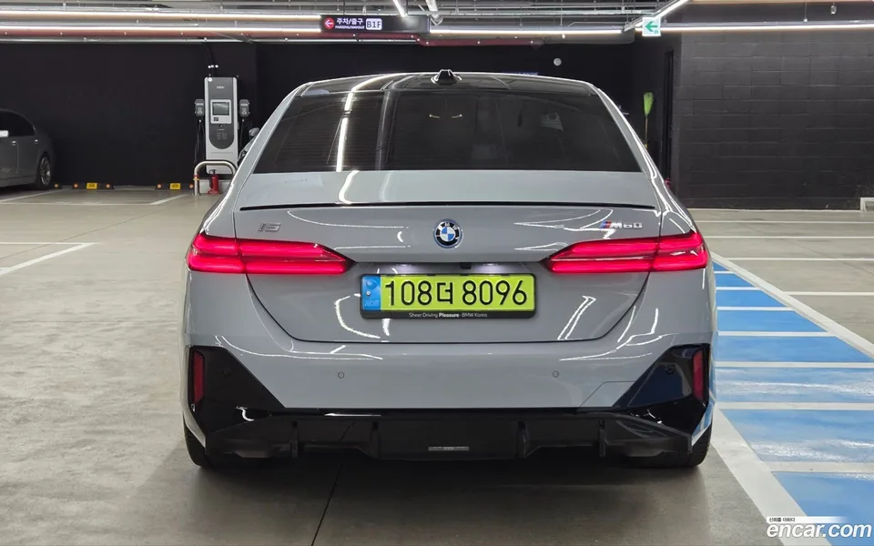 BMW i5 M60 xDrive 2024 — thumbnail 4