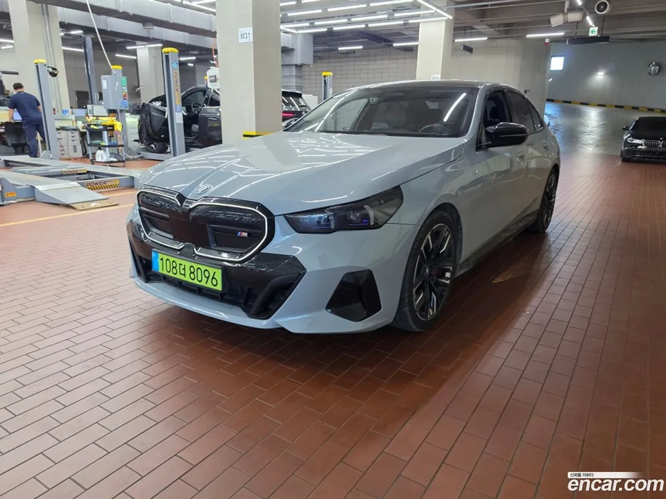 BMW i5 M60 xDrive 2024 — photo 1, buy with delivery to Moscow