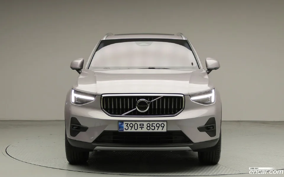 Volvo XC40 B4 2026 — thumbnail 3
