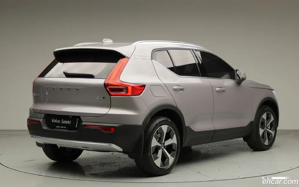 Volvo XC40 B4 2026 — thumbnail 4
