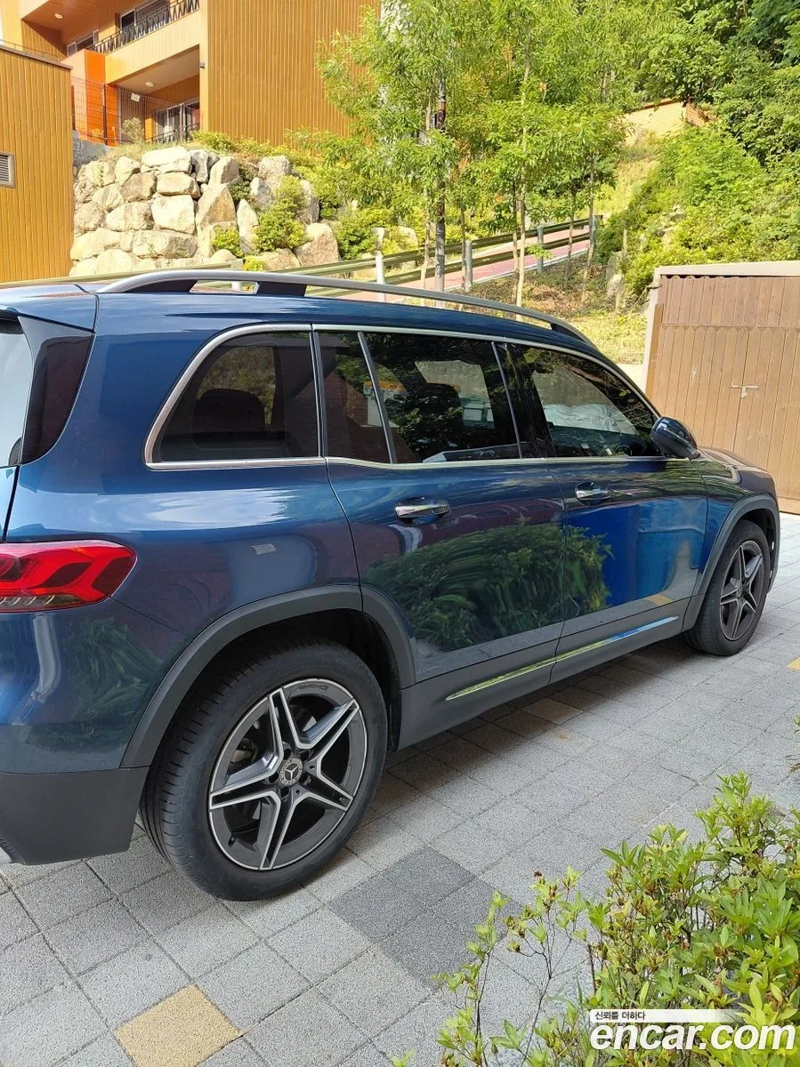Mercedes-Benz GLB-Class GLB250 4MATIC 2023 — thumbnail 2