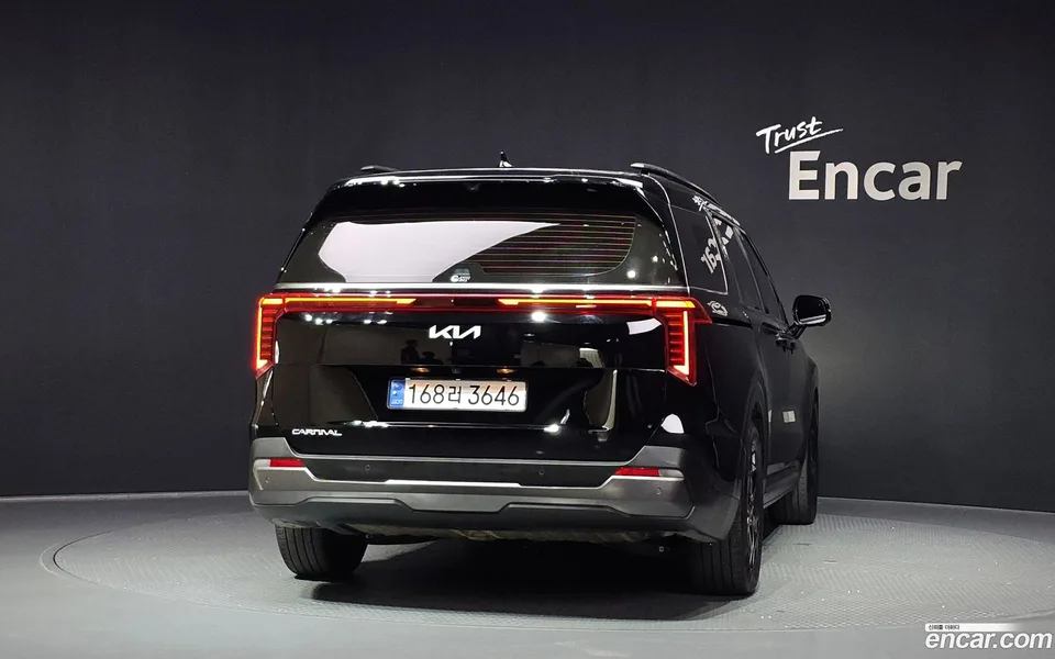 Kia Carnival 7 2024 — thumbnail 4