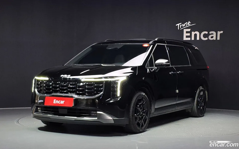 Kia Carnival 7 2024 — photo 1, buy with delivery to Moscow