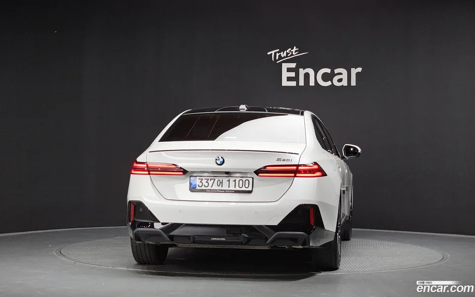 BMW 5 Series 520i 2025 — thumbnail 4