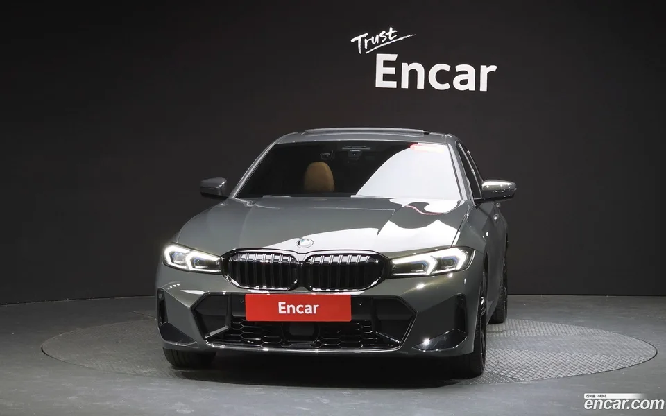 BMW 3 Series 320i M 2025 — thumbnail 3