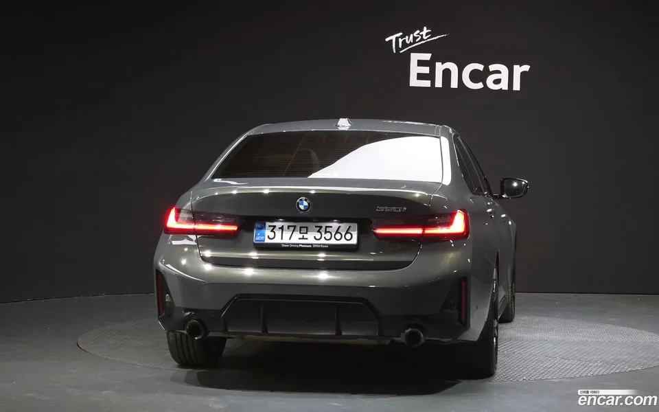 BMW 3 Series 320i M 2025 — thumbnail 4