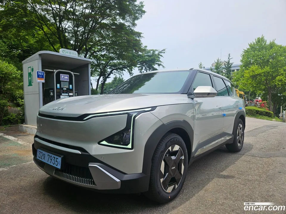 Kia EV5 2WD 2026 — photo 1, buy with delivery to Moscow