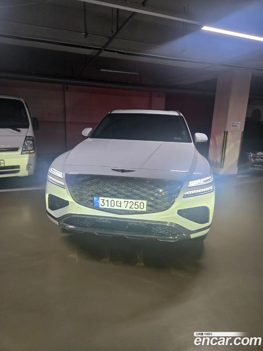 Genesis GV80 2.5T 2WD 2025 — photo 1, buy with delivery to Moscow