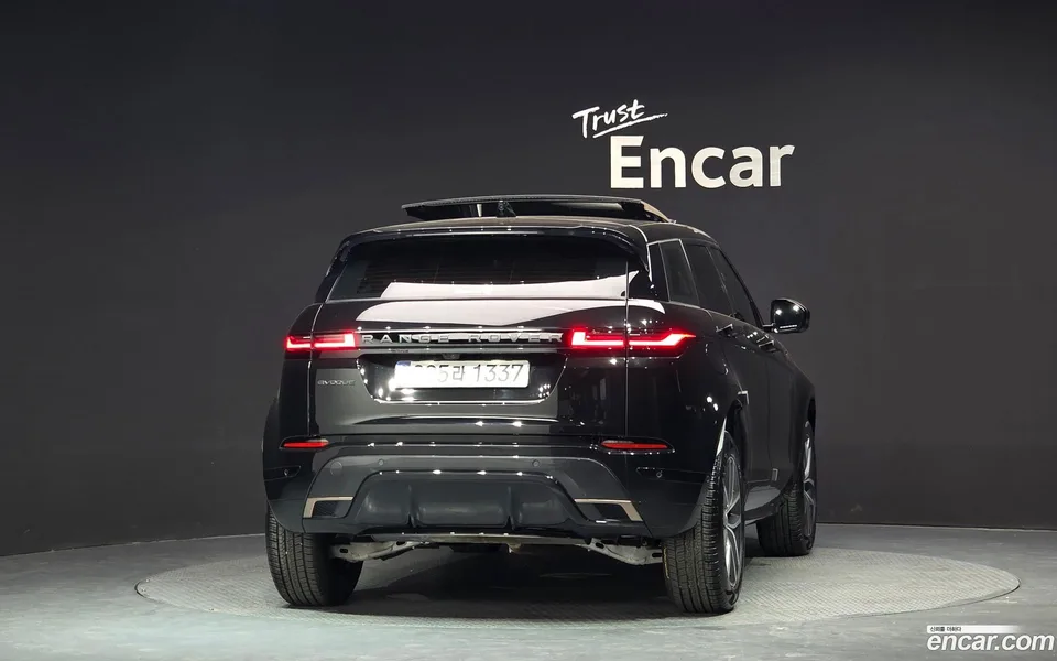 Land Rover Range Rover Evoque P250 SE 2024 — thumbnail 4