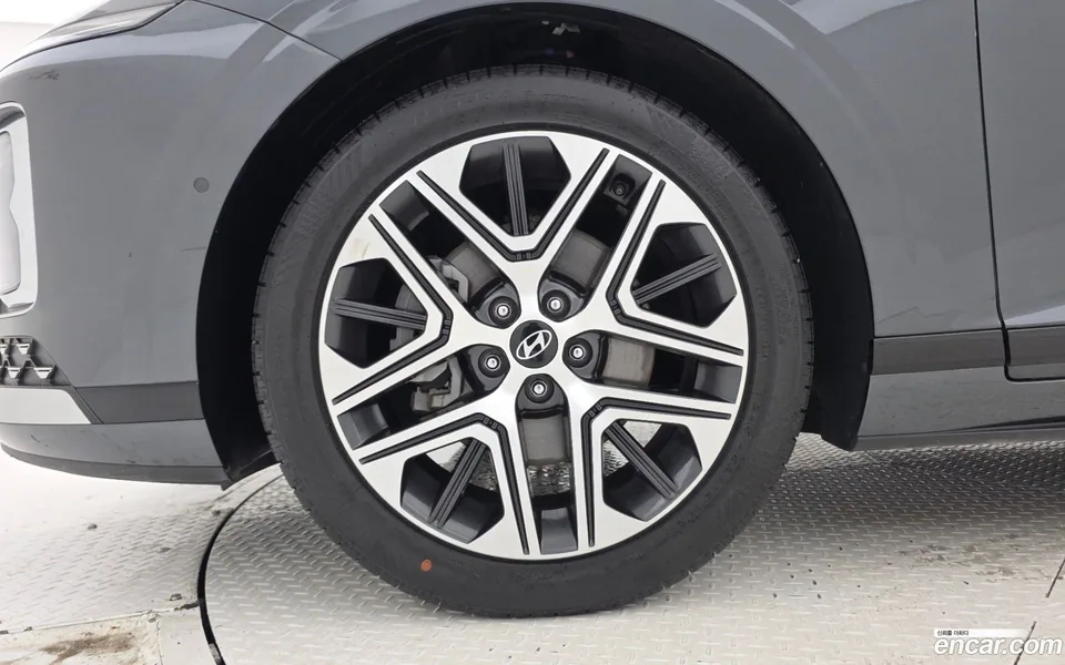 Hyundai Grandeur 2.5 2WD 2023 — thumbnail 2