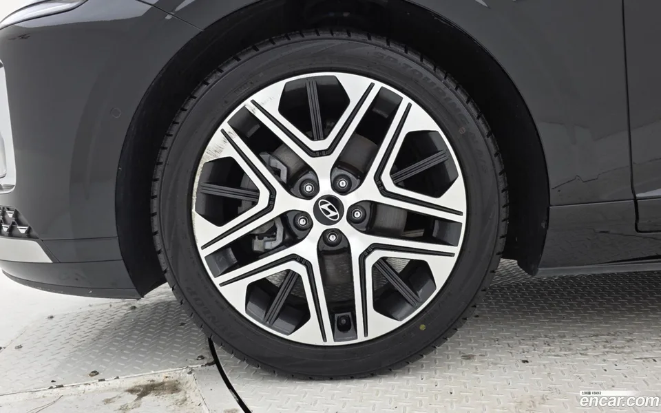 Hyundai Grandeur 2.5 2WD 2023 — thumbnail 2