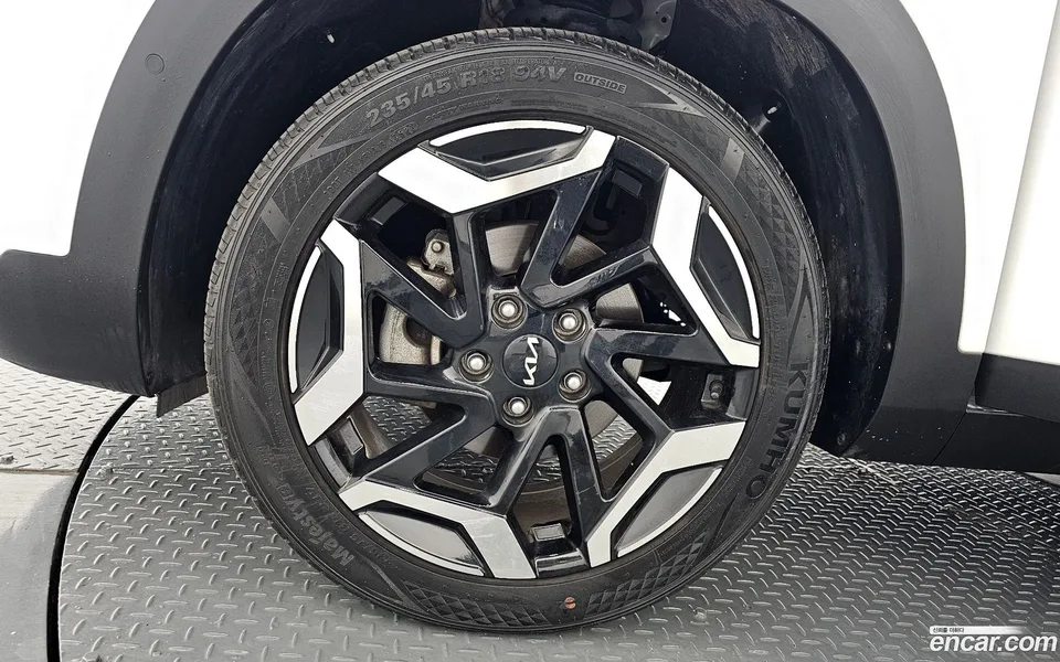 Kia Seltos 2.0 2WD 2023 — thumbnail 2