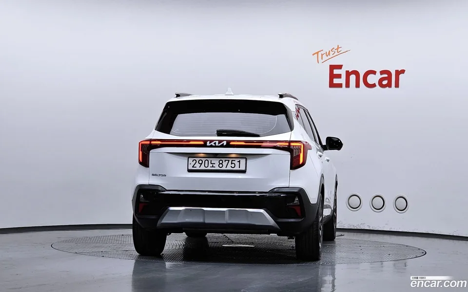 Kia Seltos 2.0 2WD 2023 — thumbnail 4
