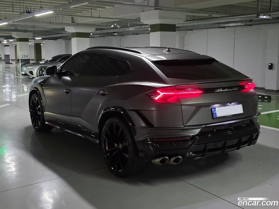Lamborghini Urus 4.0 V8 S 2023 — thumbnail 4