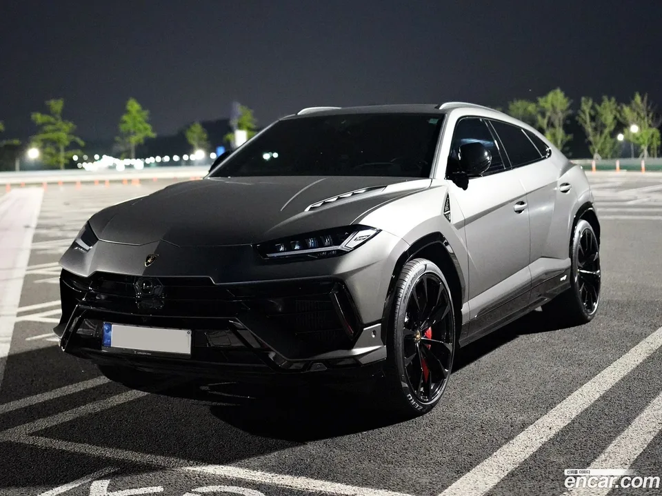 Lamborghini Urus 4.0 V8 S 2023 — photo 1, buy with delivery to Moscow