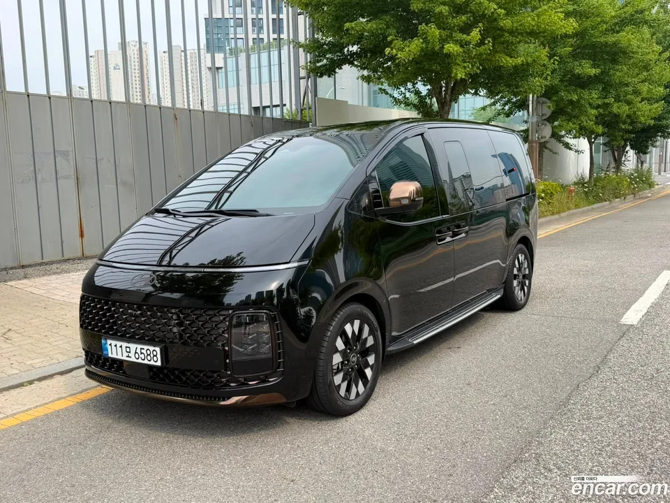 Hyundai Staria 4WD 7 2025 — thumbnail 3