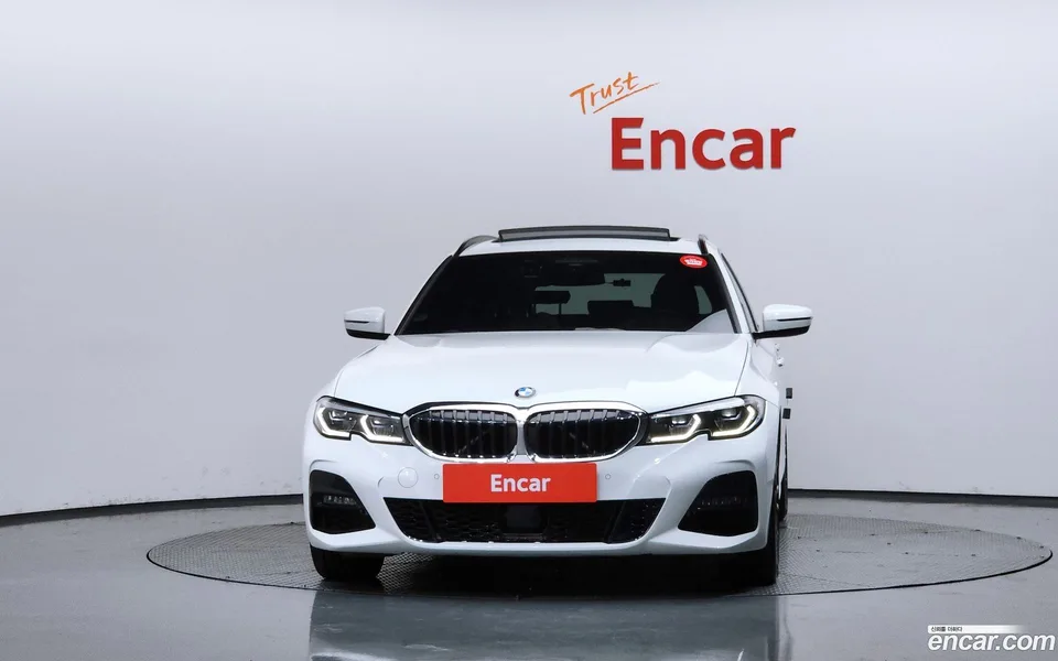 BMW 3 Series 320i M 2022 — thumbnail 3
