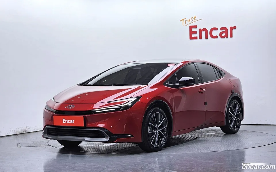 Toyota Prius 2.0 XLE 2024 — photo 1, buy with delivery to Moscow