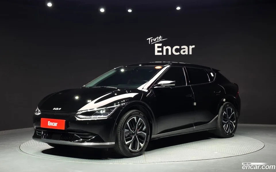 Kia EV6 2023 — photo 1, buy with delivery to Moscow