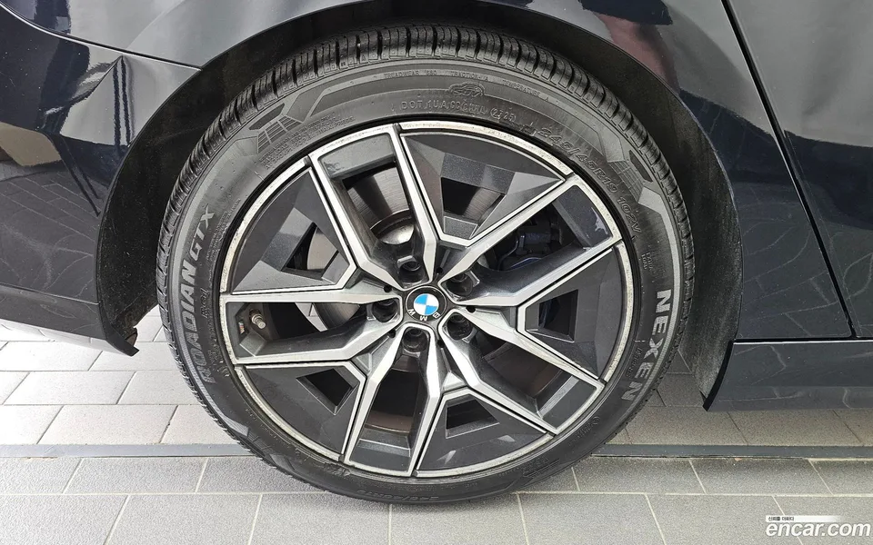 BMW 5 Series 523d M 2024 — thumbnail 2