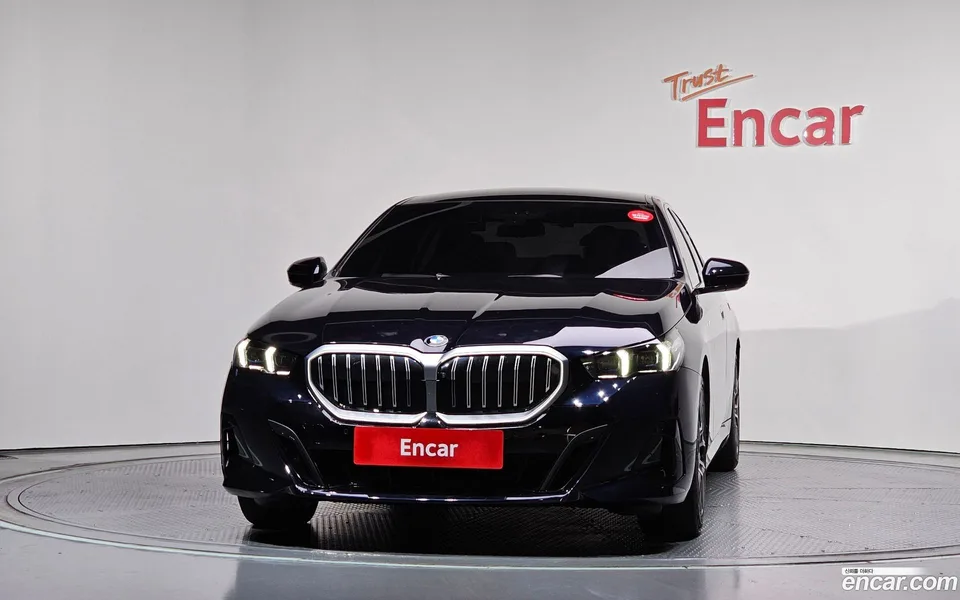BMW 5 Series 523d M 2024 — thumbnail 3
