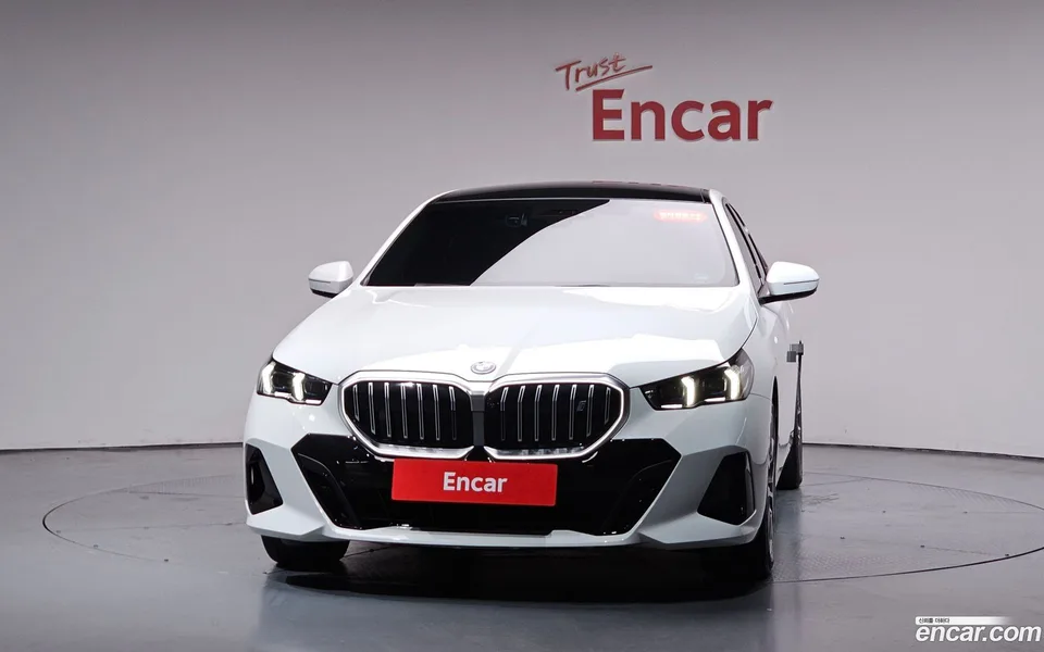BMW i5 eDrive 40 M 2025 — thumbnail 3
