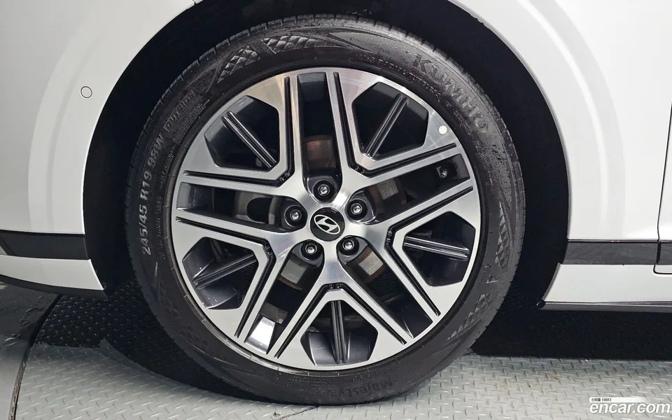 Hyundai Grandeur Hybrid 2023 — thumbnail 2