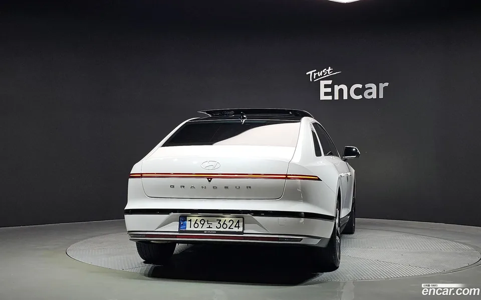 Hyundai Grandeur Hybrid 2023 — thumbnail 4