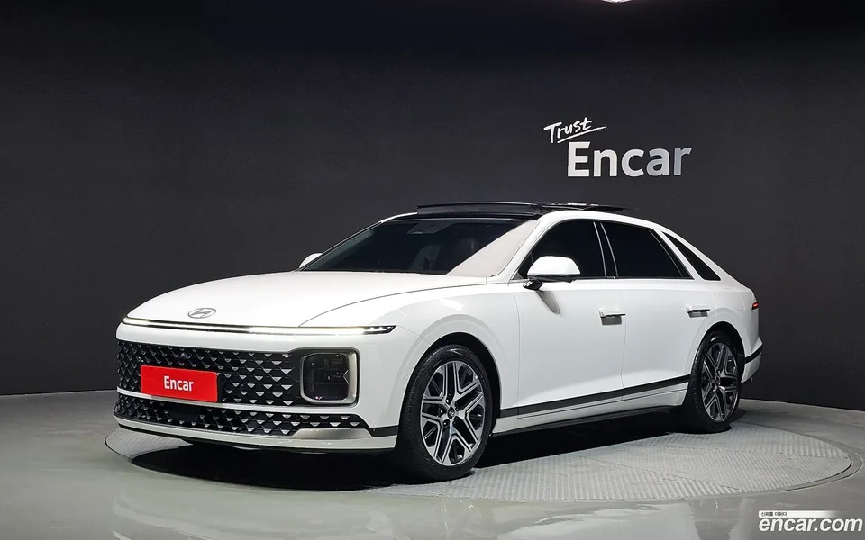 Hyundai Grandeur Hybrid 2023 — photo 1, buy with delivery to Moscow
