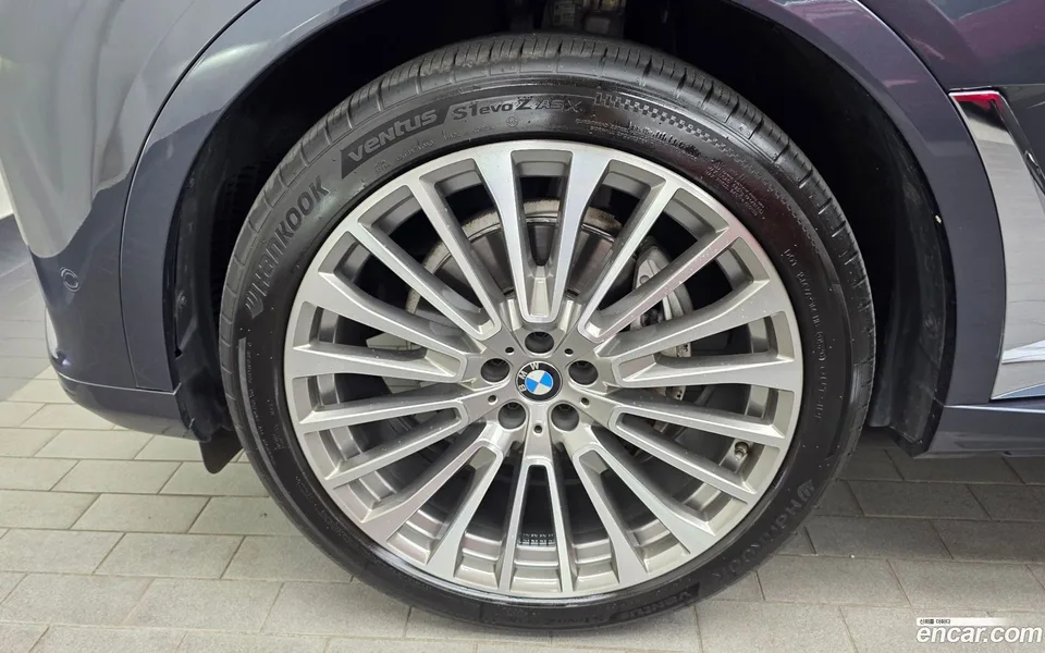 BMW X7 xDrive 40i 6 2022 — thumbnail 2