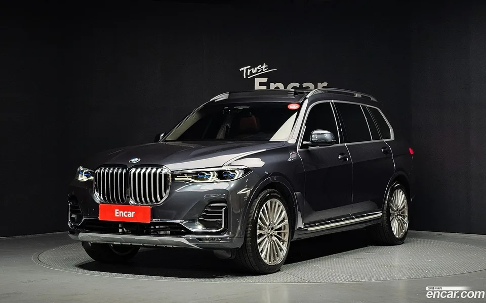 BMW X7 xDrive 40i 6 2022 — photo 1, buy with delivery to Moscow