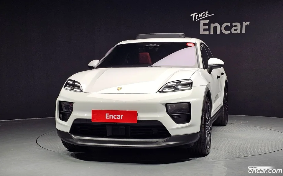 Porsche Macan Electric 4S 2025 — thumbnail 3