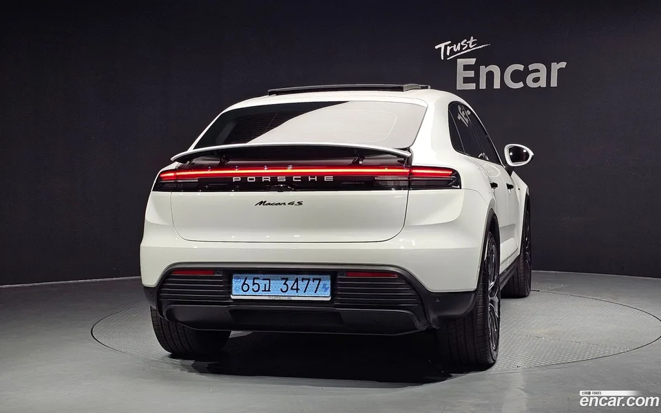 Porsche Macan Electric 4S 2025 — thumbnail 4