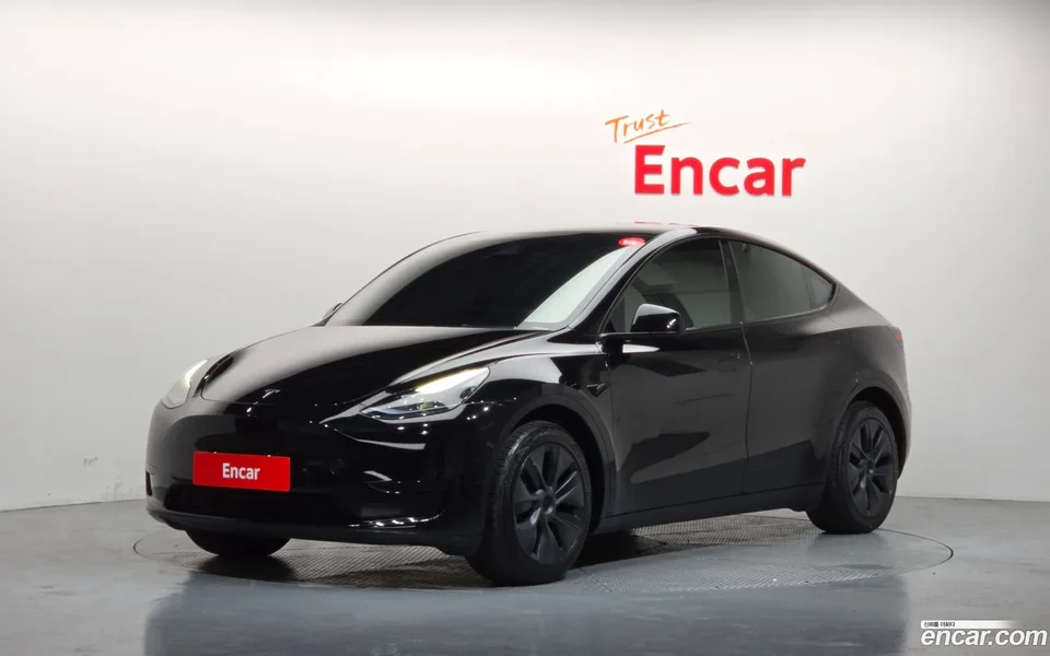 Tesla Model Y RWD 2024 — photo 1, buy with delivery to Moscow