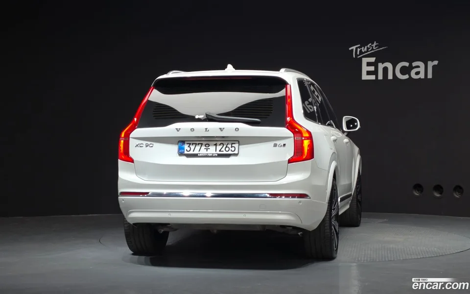 Volvo XC90 B6 2025 — thumbnail 4