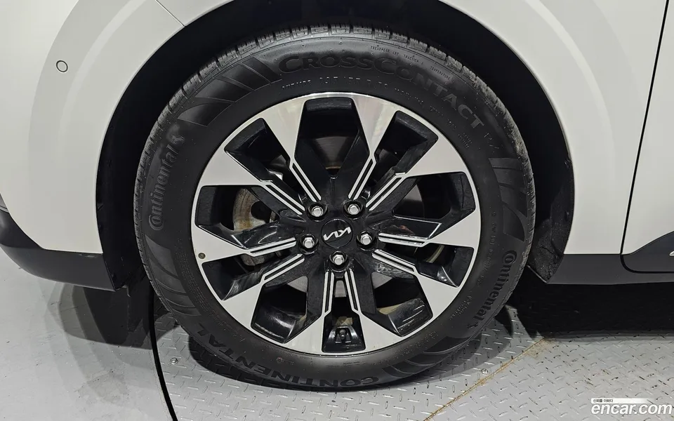 Kia Carnival 9 2023 — thumbnail 5