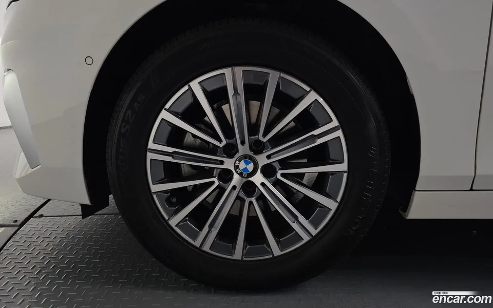 BMW 2 Series Active Tourer 220i 2024 — thumbnail 2