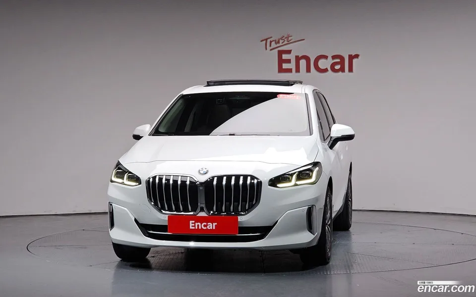 BMW 2 Series Active Tourer 220i 2024 — thumbnail 3