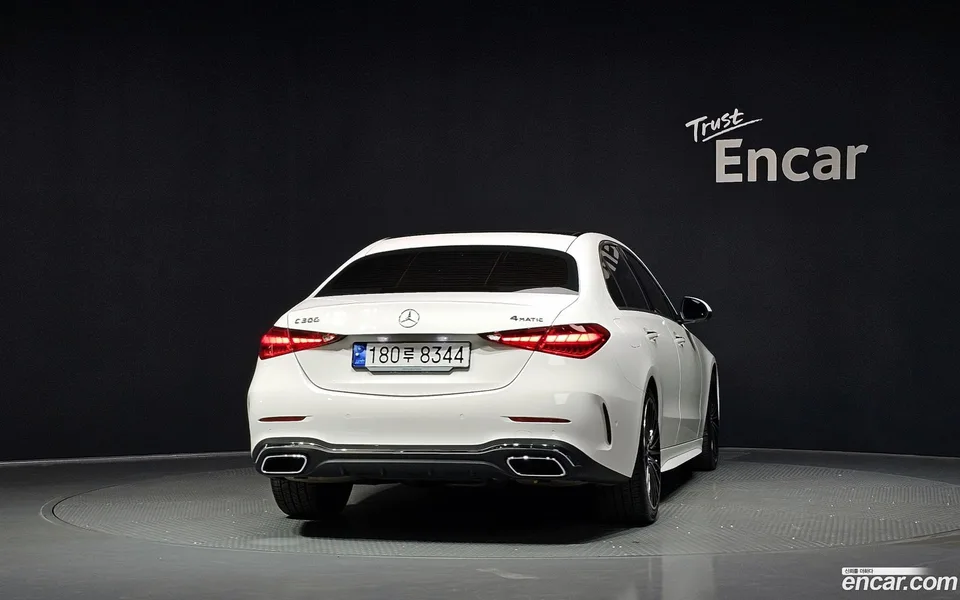 Mercedes-Benz C-Class C300 4MATIC AMG Line 2023 — thumbnail 4