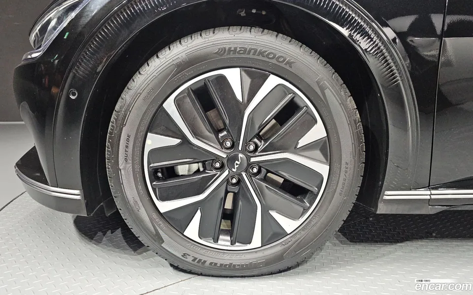 Kia EV6 2023 — thumbnail 2