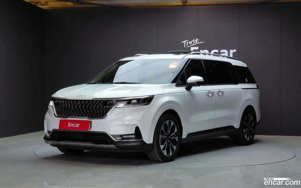 Kia Carnival 9 2023 — photo 1, buy with delivery to Moscow