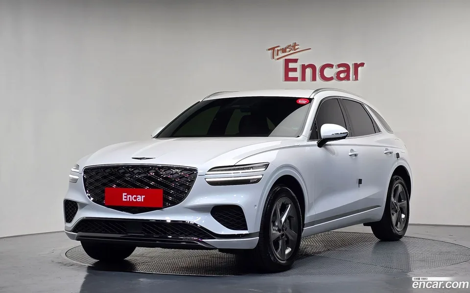 Genesis GV70 2.5T AWD 2026 — photo 1, buy with delivery to Moscow