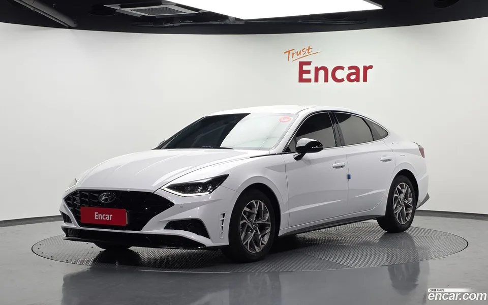 Hyundai Sonata 2.0 2022 — photo 1, buy with delivery to Moscow