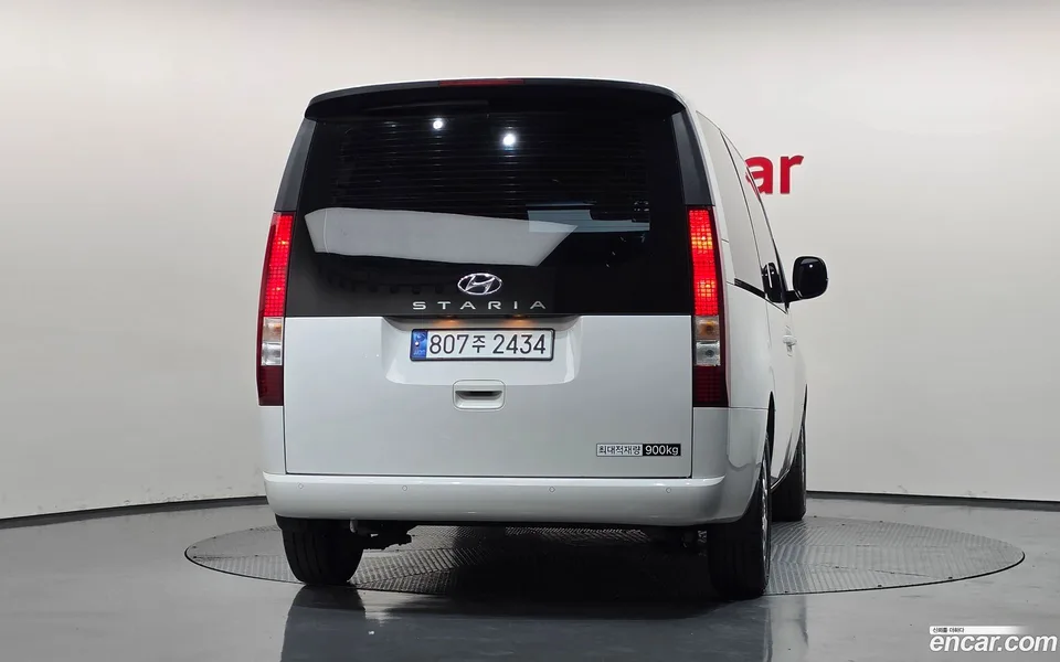 Hyundai Staria L3.5 3 2023 — thumbnail 4