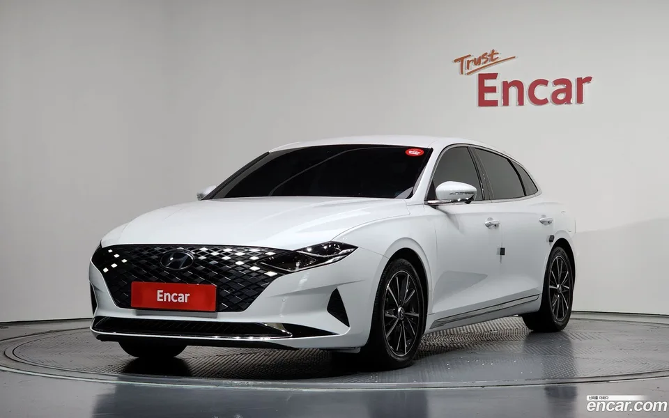 Hyundai Grandeur IG 2.5 2022 — photo 1, buy with delivery to Moscow