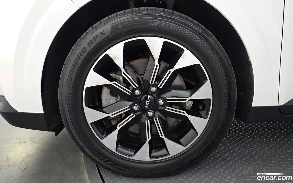 Kia Carnival 9 2023 — thumbnail 5