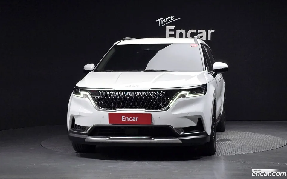 Kia Carnival 9 2023 — thumbnail 3