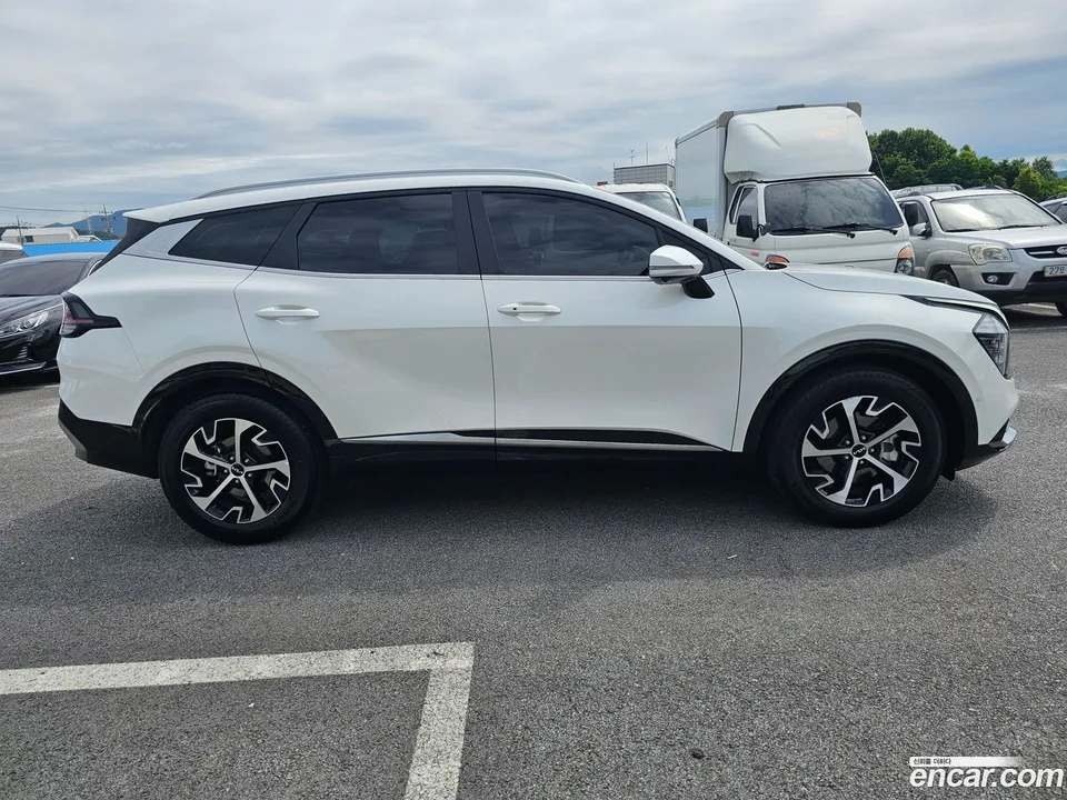 Kia Sportage Hybrid 2WD 2023 — thumbnail 4