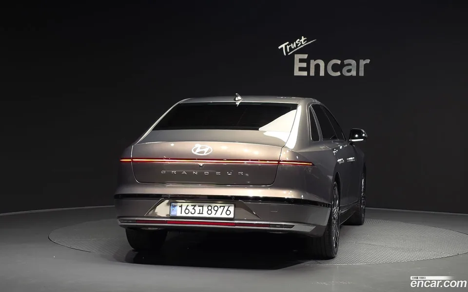 Hyundai Grandeur Hybrid 2023 — thumbnail 4
