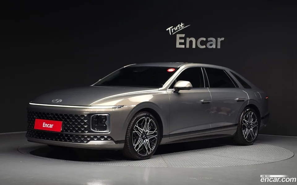 Hyundai Grandeur Hybrid 2023 — photo 1, buy with delivery to Moscow